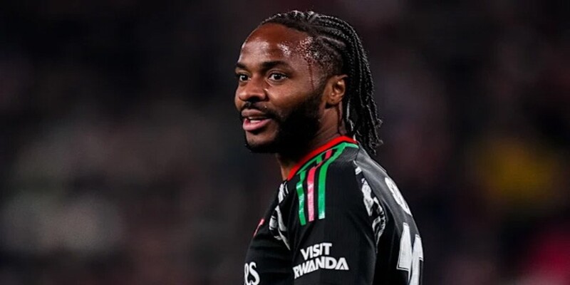 Tìm hiểu cầu thủ bóng đá Raheem Sterling 